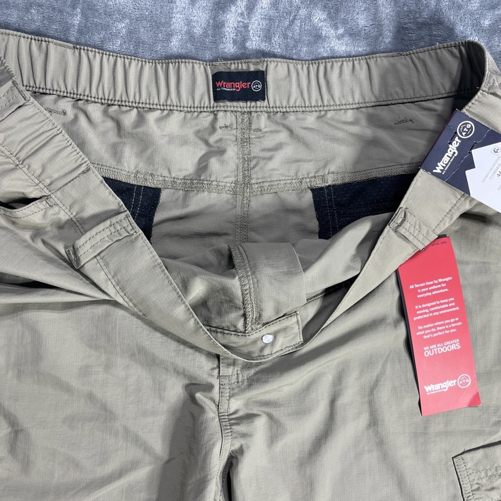 Wrangler Cargo Shorts Mens 44‎ All Terrain Peak Gear Performance Utility Fishing - Picture 2 of 9